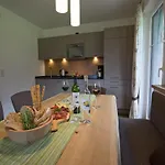 Apartment Spacious Near Area In
