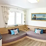 Apartment Spacious Near Area In *