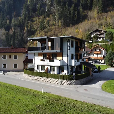 Spacious Near Area In Apartment Mayrhofen