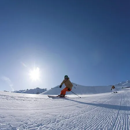 Spacious Near Area In 아파트 *