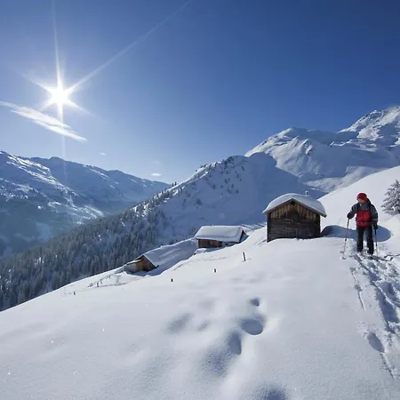 Lägenhet Spacious Near Area In Mayrhofen