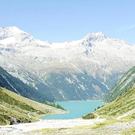 Apartment Spacious Near Area In Mayrhofen