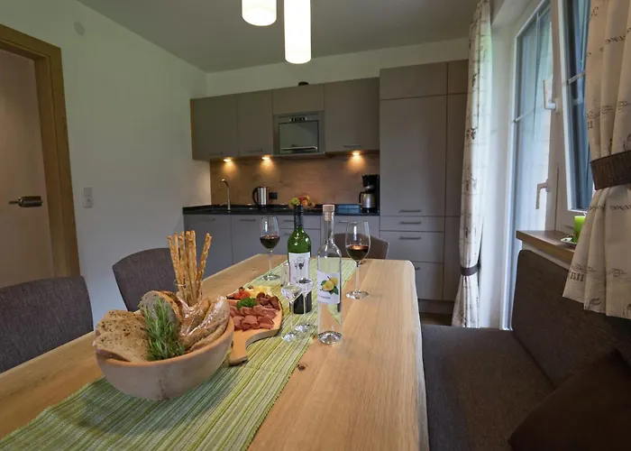 Spacious Near Area In דירה *