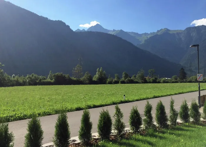 Spacious Near Area In